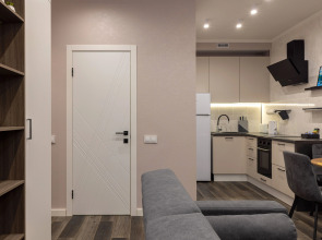 Квартира Дизайнерская Студия на Три Окна Feel At Home у Невского Проспекта