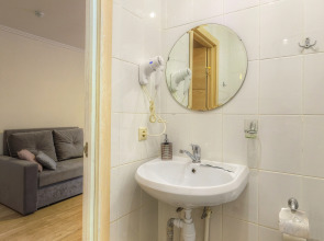 Отель Мажор