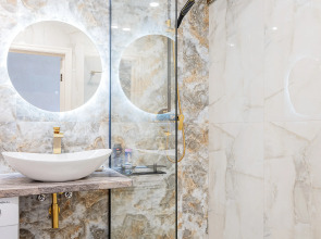 Апартаменты с Дизайнерским Ремонтом на Острове