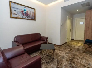 Отель Garnet Mir