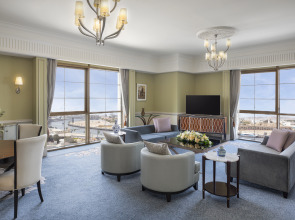 Отель Al Habtoor Palace