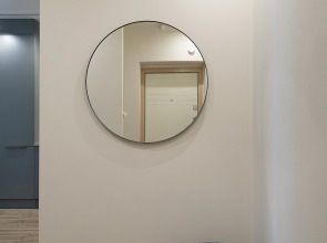 Апартаменты улучшенные в новом доме с качелей