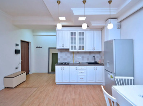Perte House On Verin Antarain 131 Street Apartments
