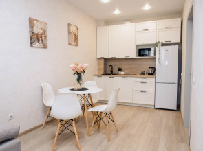 Трехкомнатная Просторная Квартира на 6 гостей у ТЦ Планета и Аквапарка