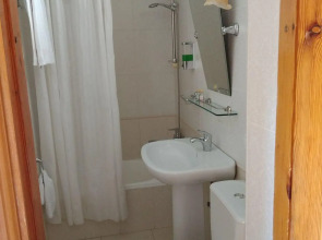 Отель Sasha & Son