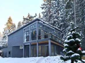 Kottedzh 250m² U Reki Private House