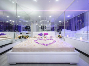 Aleks Hotel na Muzhestva Hotel