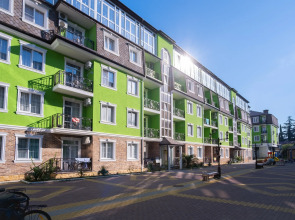 Апартаменты Red Apartments Арт Лайт Сити Апартамент Рафаэль