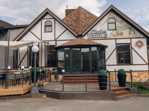 Shale Briol Hotel