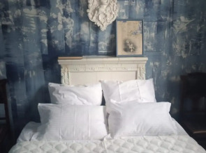 Апартаменты Дом с витражом