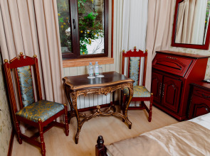 Royal Antique Boutique Hotel