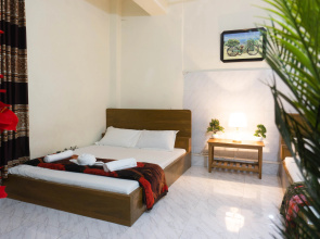 White House International Residential Hotel