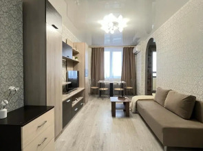 Апартаменты Уютные 3-комнатные на Июльских Днях 1к1