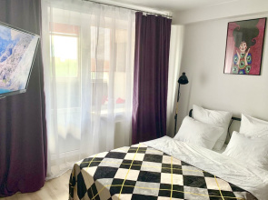 Na A.N. Saburova 17 Flat