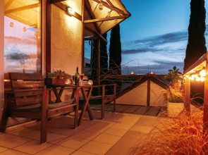 Вилла Дом с Кипарисами