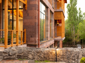 Отель Red Bridge Yerevan