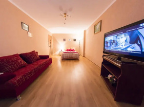 Апартаменты На Революционной 72