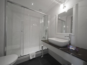 Отель Aren Suites