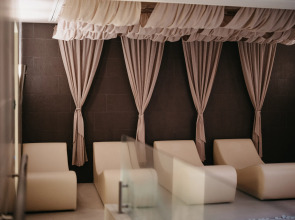 Отель Grand Hotel Yerevan