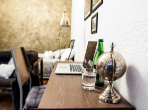 Апартаменты с эркером Александра Блока