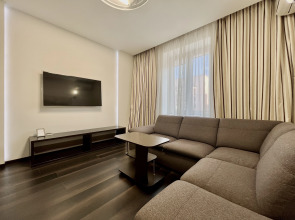 Апартаменты Прекрасная Двухкомнатная Квартира с Видом на Главный Проспект