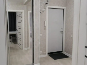 Апартаменты Двухкомнатная Квартира на Алексеева 27