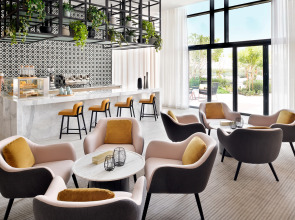 Отель Vida Emirates Hills