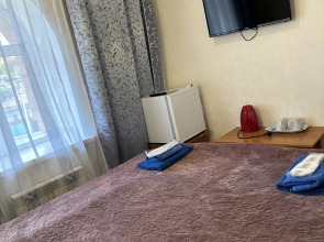 Отель Лотос