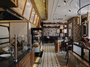 Апартаменты №4 у Тюменского областного суда