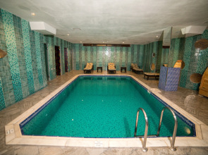 Отель Parkway Inn Hotel & Spa