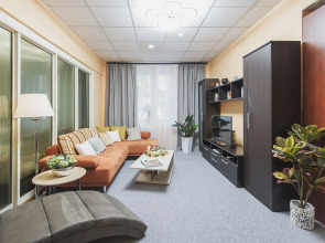 Квартира GM Apartments Стильная Трехкомнатная в центре рядом с МХАТ