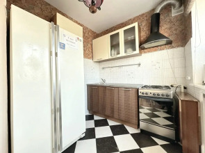 Квартира двухкомнатная в центре на Кирова рядом со стадионом Химик