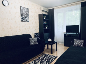 Апартаменты Комфортная Уютная 2-Комнатная Квартира в Центре с Парковкой