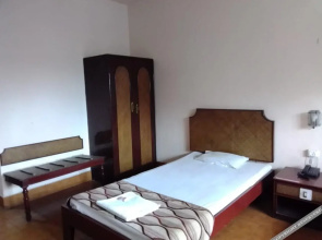 Indsurya Hotel
