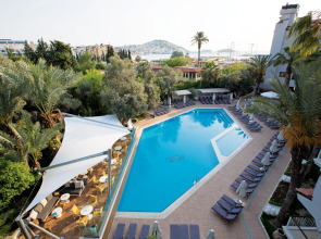 Paloma Marina Suites