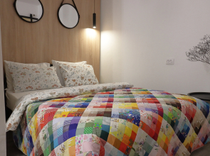 V Tsentre Yugo-Zapada Ryadom S Ploschadyyu Koneva Flat