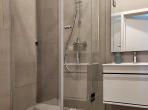 Апартаменты в Небоскрёбе Afi Tower