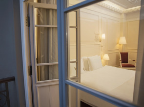 Отель Corinne Art & Boutique