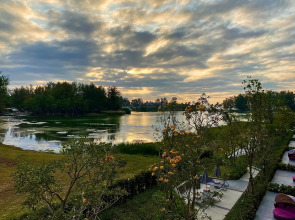 Апартаменты 2 спальни с видом на озеро в шаге от моря