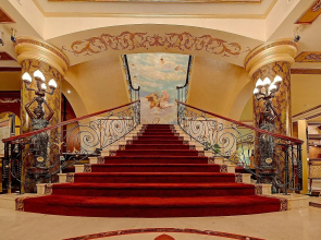 Royal Ascot Hotel