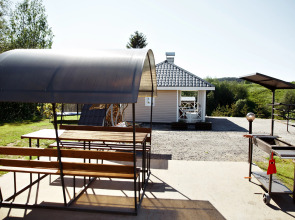 Частный дом у реки