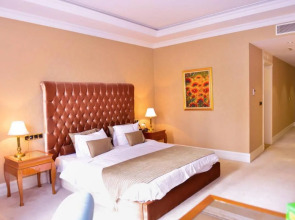 Отель Lake Palace 