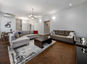 Апартаменты 4-комнатные HomeApart К.Маркса, 30