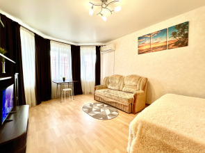Уютные Апартаменты в Центре Города рядом с пл. Куйбышева (ул. Галактионовская 106А)