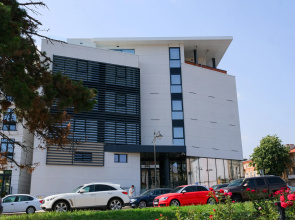 Lupa by Bueno Hotel