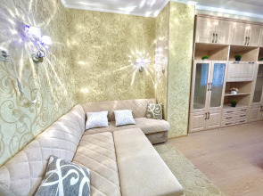 Апартаменты двухкомнатные в Центре Города на 5 этаже (рядом с набережной р. Волга)