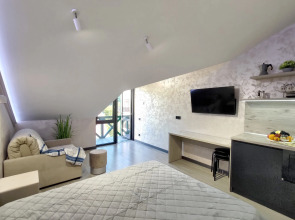 Апартаменты Greenberg на Защитников Кавказа 114