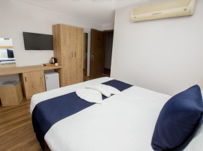 Отель Golden Street