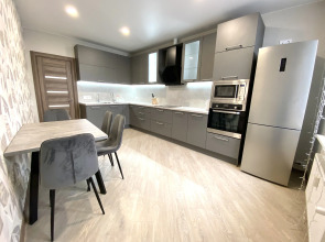 Квартира Большая двухкомнатная у метро Пионерская