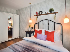 Апартаменты Дизайнерская двухкомнатная квартира в Кронштадте